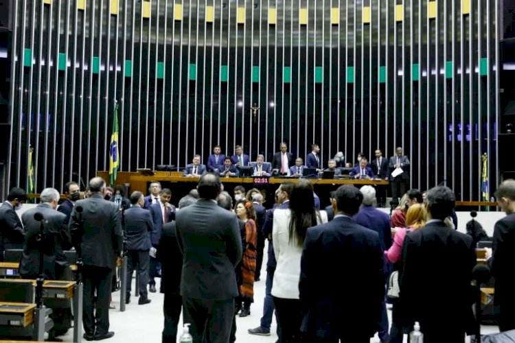 Congresso volta do recesso e tem análise do teletrabalho em pauta