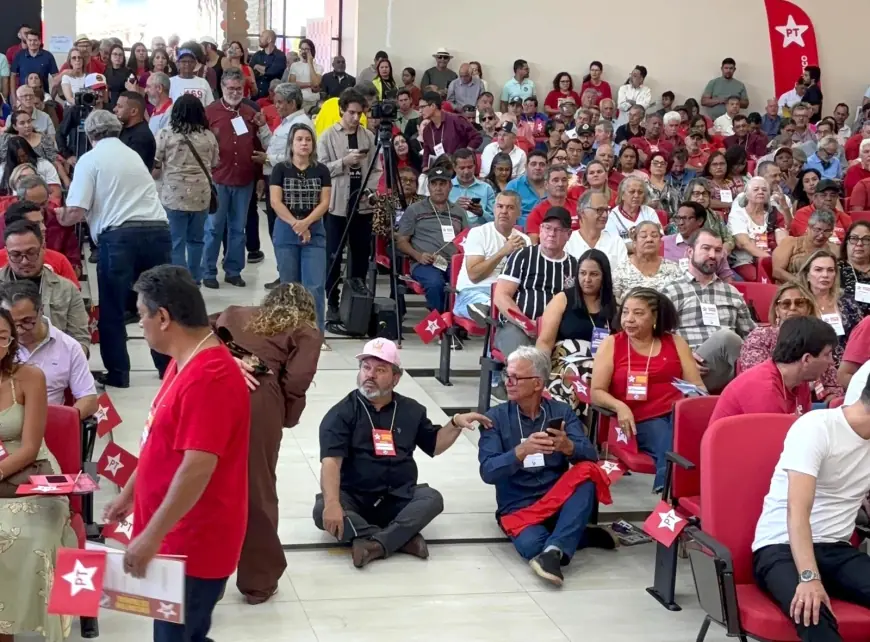 Carlos Bernardo referenda pré-candidatura  em encontro do PT na capital Encontro Estadual do partido reúne lideranças em Campo Grande; Bernardo anuncia disposição para disputar eleições