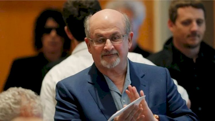 Quem é Salman Rushdie, autor de 'Os Versos Satânicos' alvo de ataque em Nova York