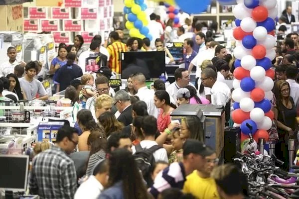 Black Friday pode movimentar R$ 1,5 bi combinada com a Copa