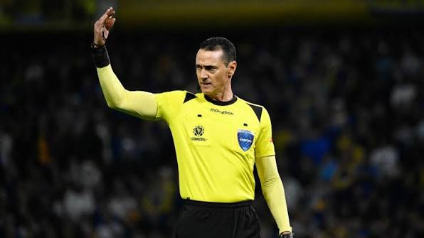 Árbitro de Boca x Vasco já protagonizou erro bizarro em partida da Sul-Americana